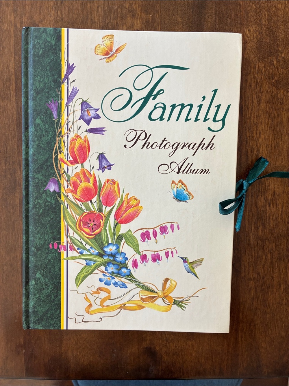 Family Photograph Album - Floral Cover in Cream and Green